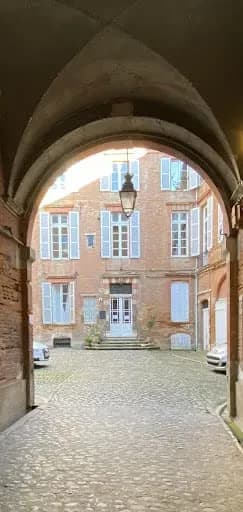 Anne-Cécile COMBES - Avocat droit des Affaires