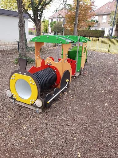 Aire de jeux 2 a 8 ans